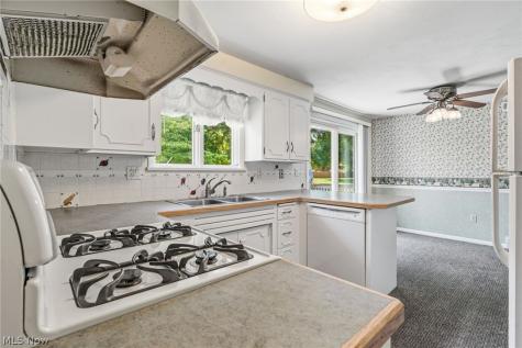 4800 Suzette Avenue NW Massillon OH 44647