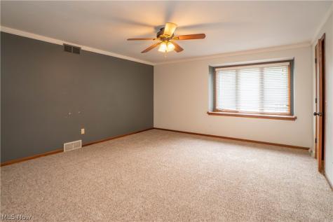 5036 Parkhaven Avenue NE Canton OH 44705