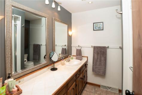 5036 Parkhaven Avenue NE Canton OH 44705