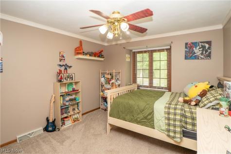 5036 Parkhaven Avenue NE Canton OH 44705