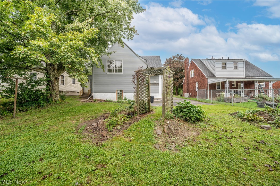 47 S Beverly Avenue Austintown OH 44515