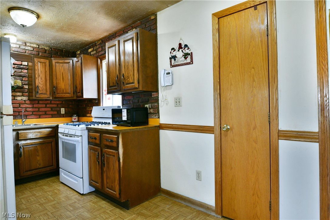 17285 Mock Road Berlin Center OH 44401
