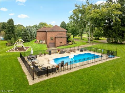 1280 Grenada Drive NE Canton OH 44714