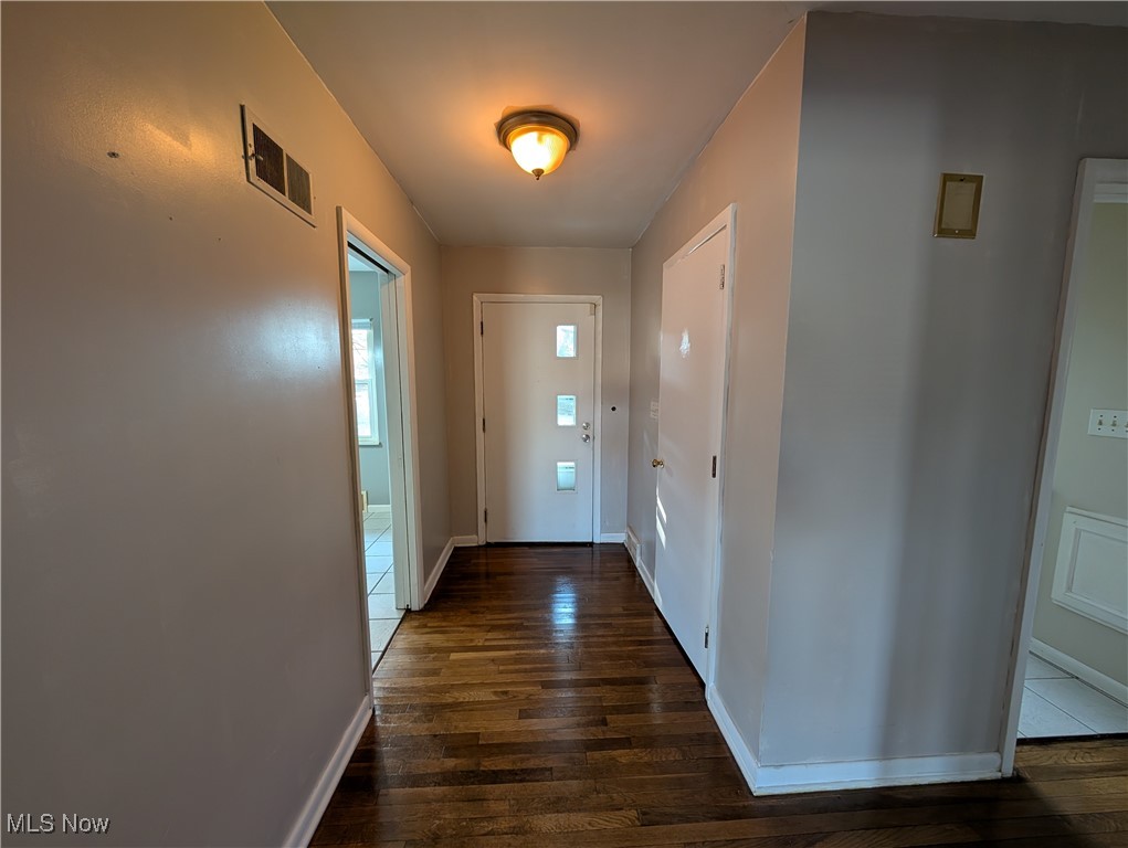545 N Ray Drive Zanesville OH 43701