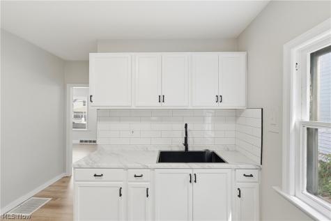 4256 W 22nd Street Cleveland OH 44109