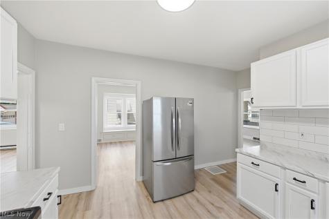 4256 W 22nd Street Cleveland OH 44109