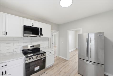 4256 W 22nd Street Cleveland OH 44109