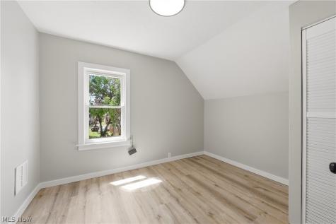 4256 W 22nd Street Cleveland OH 44109