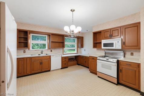 21 Hampshire Road Akron OH 44313