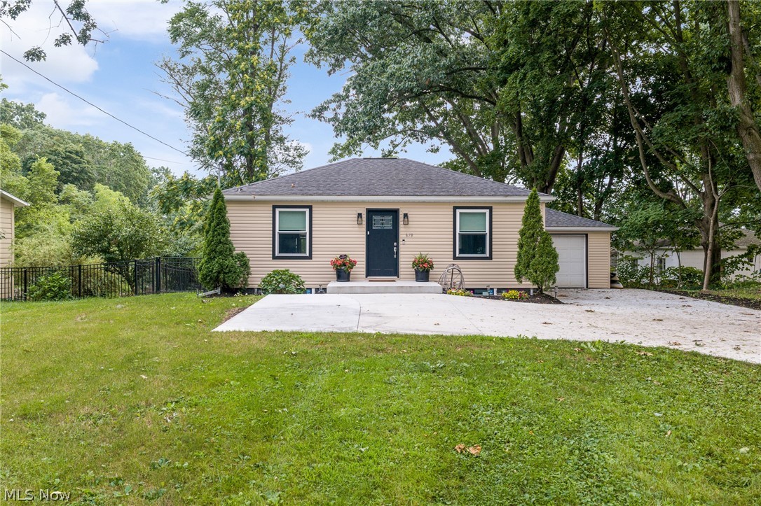 678 Portage Lakes Drive Akron OH 44319