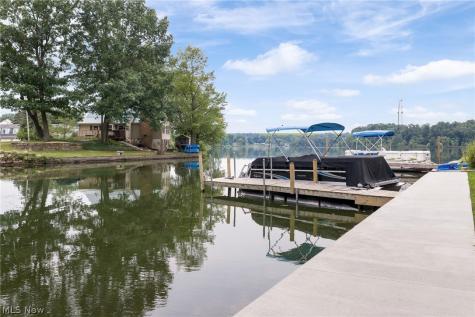 678 Portage Lakes Drive Akron OH 44319