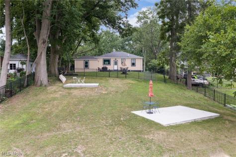 678 Portage Lakes Drive Akron OH 44319