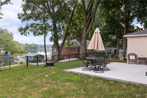 678 Portage Lakes Drive Akron OH 44319
