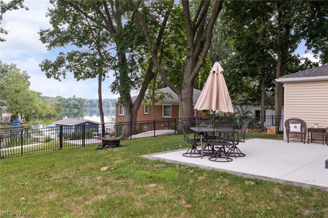 678 Portage Lakes Drive Akron OH 44319