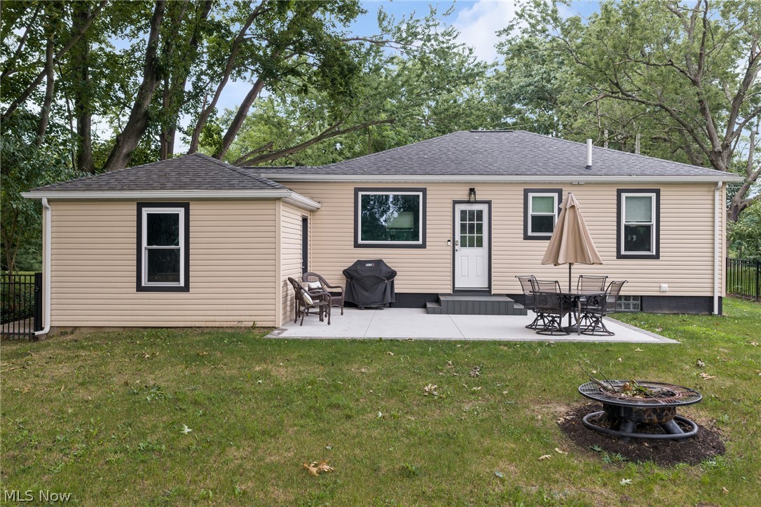 678 Portage Lakes Drive Akron OH 44319
