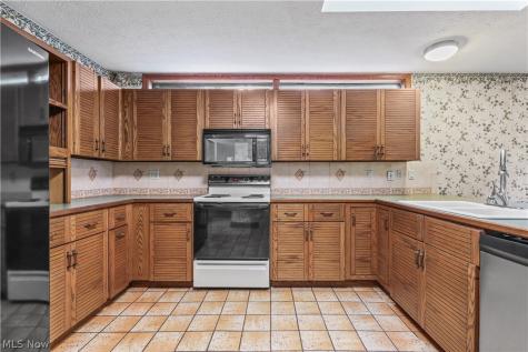 3626 Antoinette Drive Cuyahoga Falls OH 44223