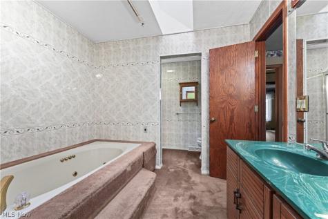 3626 Antoinette Drive Cuyahoga Falls OH 44223