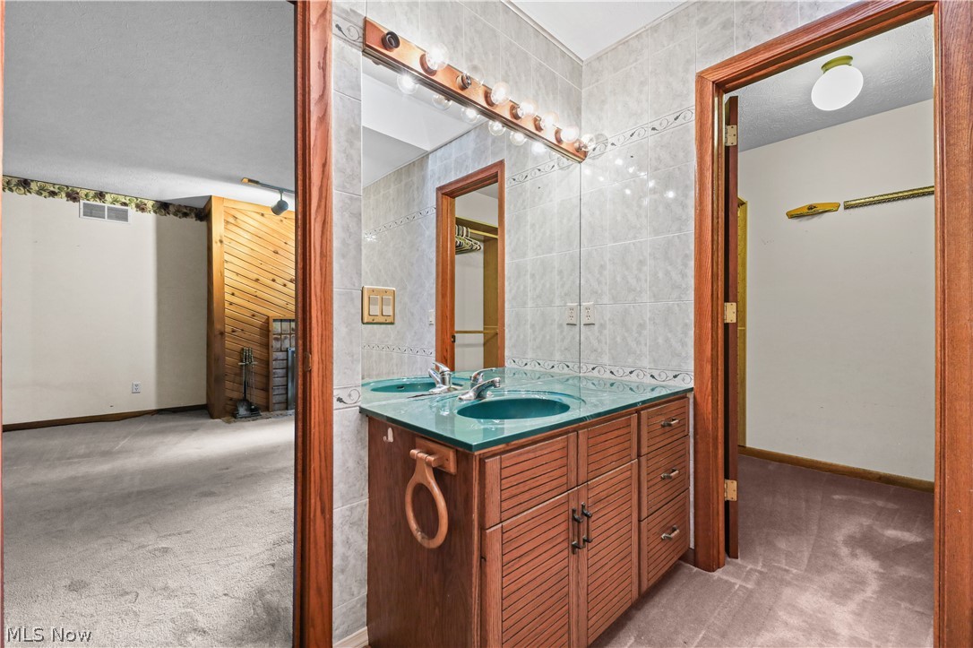 3626 Antoinette Drive Cuyahoga Falls OH 44223