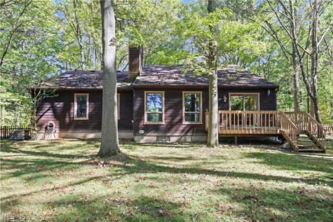 3626 Antoinette Drive Cuyahoga Falls OH 44223