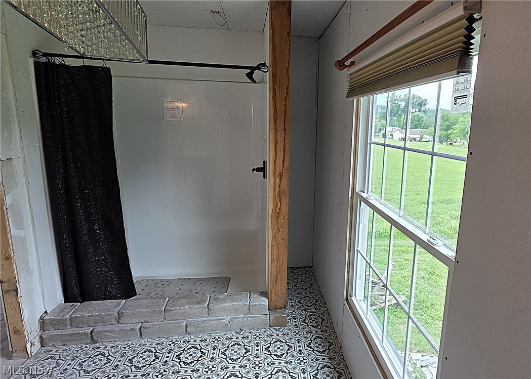 215 Winslow Street Kimbolton OH 43749