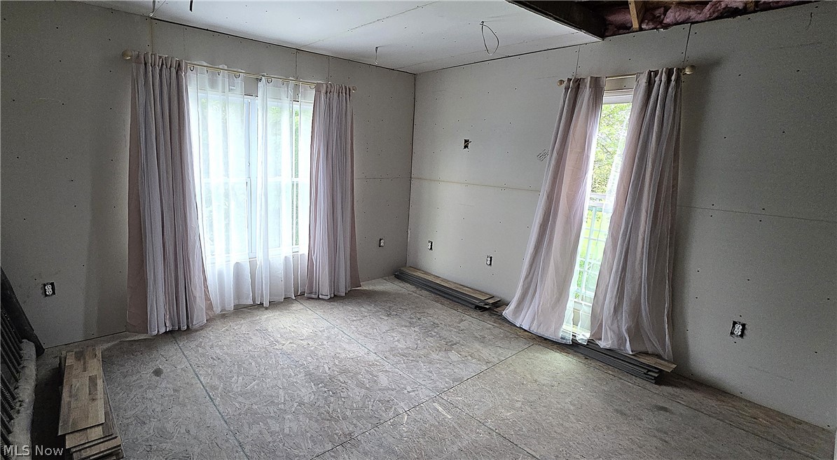 215 Winslow Street Kimbolton OH 43749