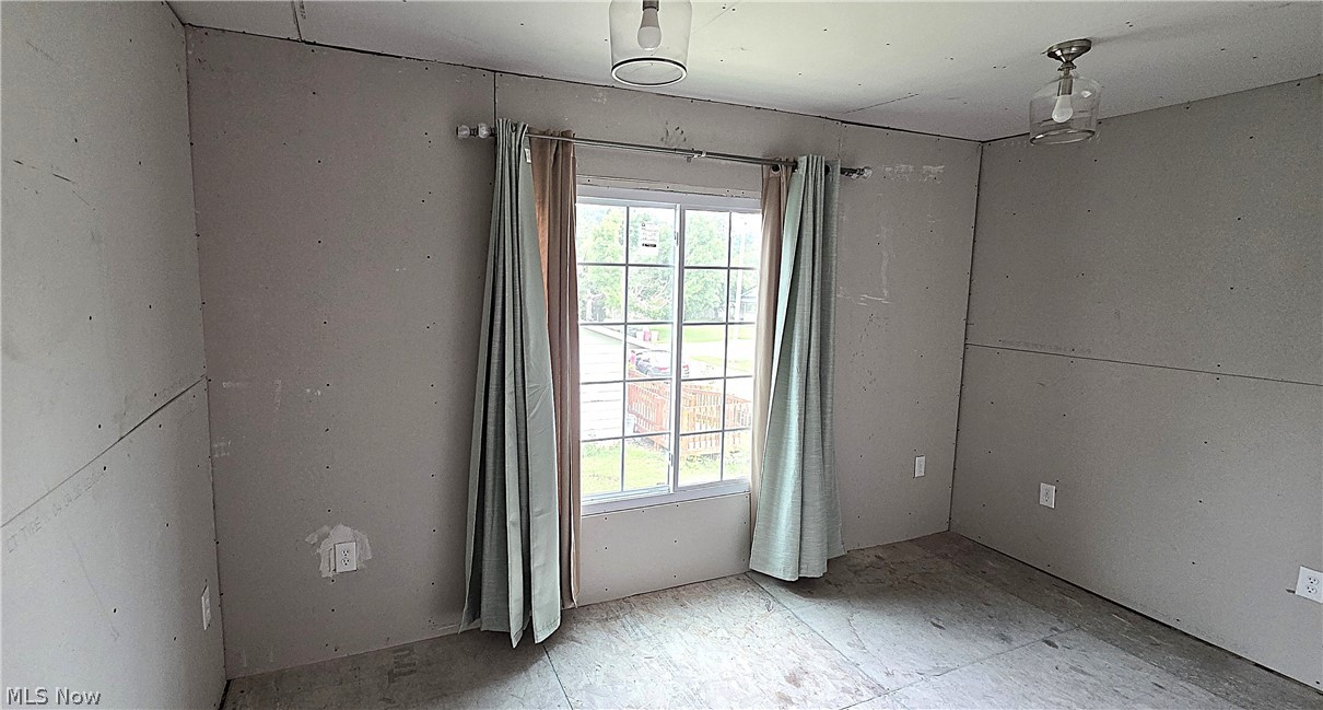 215 Winslow Street Kimbolton OH 43749