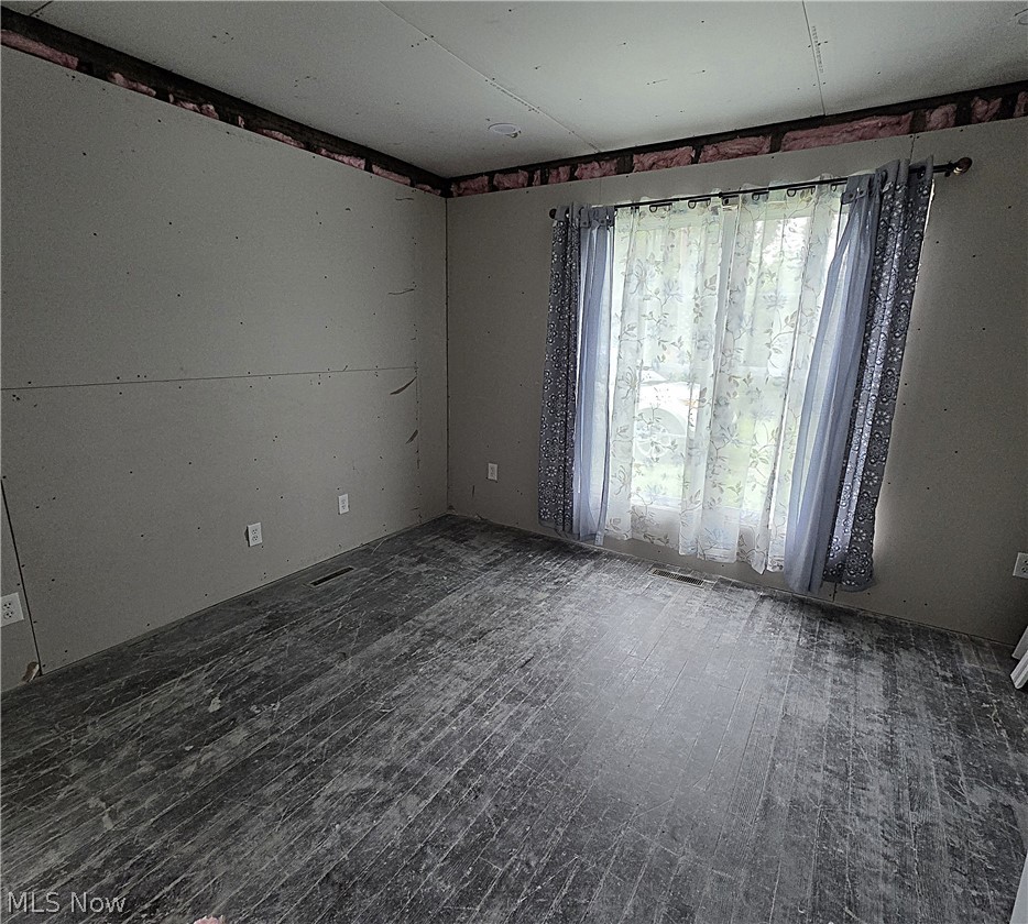 215 Winslow Street Kimbolton OH 43749