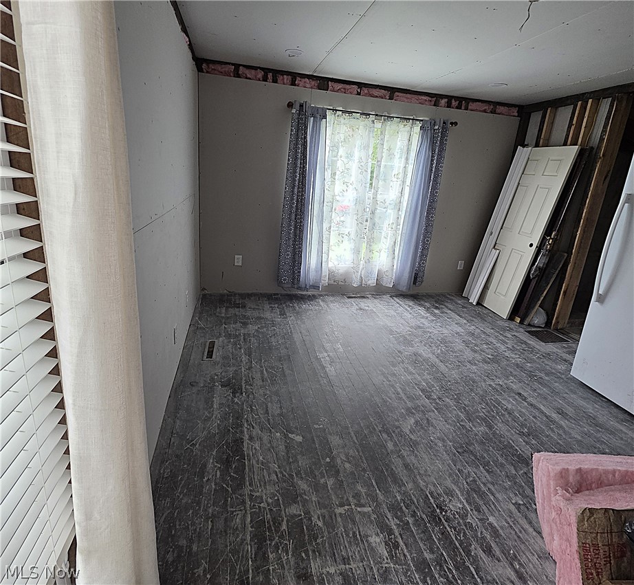 215 Winslow Street Kimbolton OH 43749