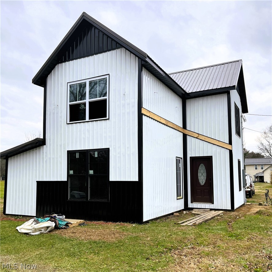 215 Winslow Street Kimbolton OH 43749