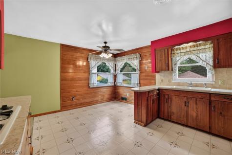 9180 Stonington Road Parma Heights OH 44130