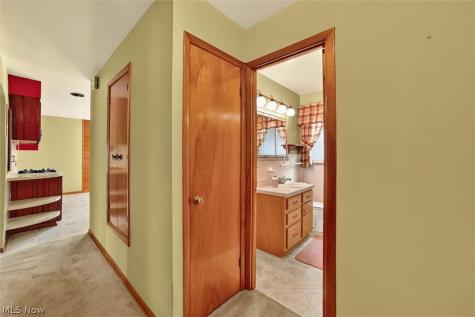 9180 Stonington Road Parma Heights OH 44130