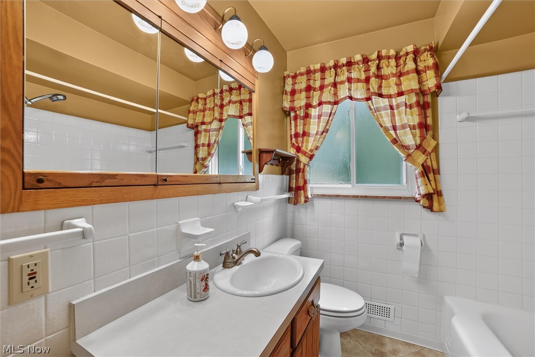 9180 Stonington Road Parma Heights OH 44130