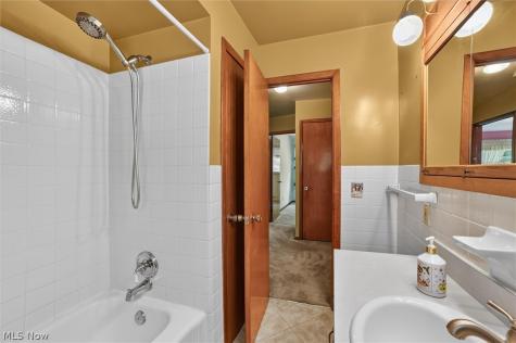 9180 Stonington Road Parma Heights OH 44130
