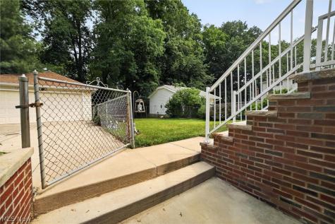 9180 Stonington Road Parma Heights OH 44130