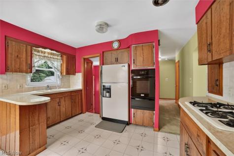 9180 Stonington Road Parma Heights OH 44130