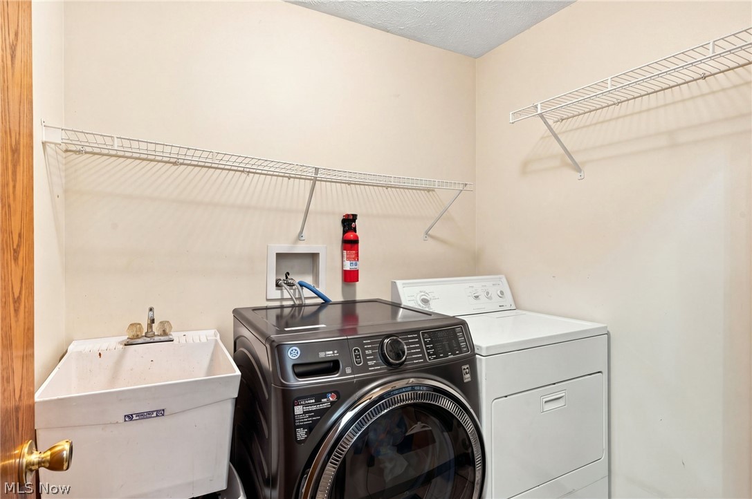 665 Oakcrest Drive Wadsworth OH 44281