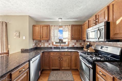 665 Oakcrest Drive Wadsworth OH 44281