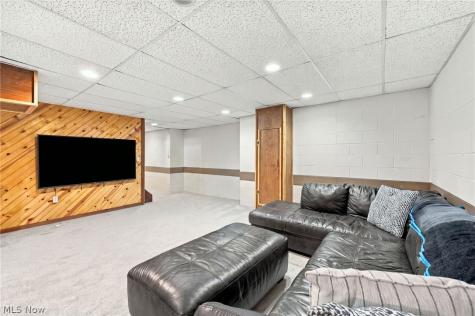 665 Oakcrest Drive Wadsworth OH 44281