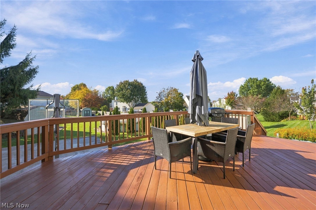 665 Oakcrest Drive Wadsworth OH 44281