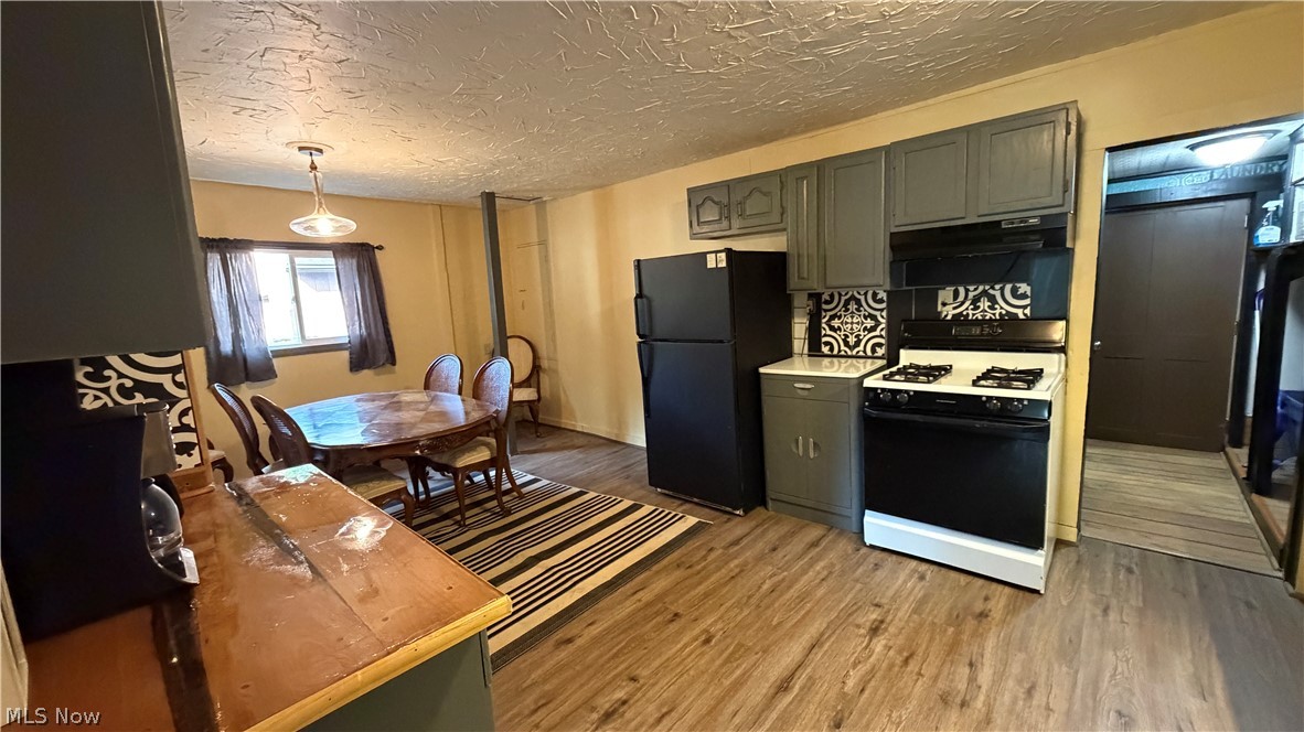480 N Leavitt Road Leavittsburg OH 44430