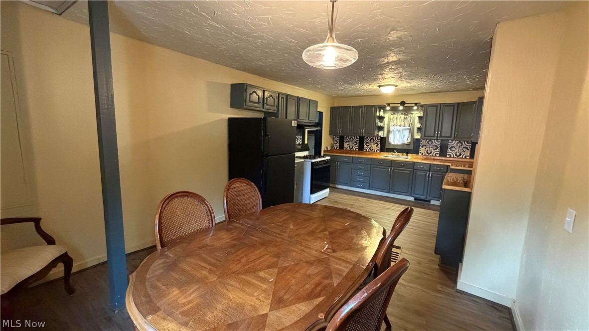 480 N Leavitt Road Leavittsburg OH 44430