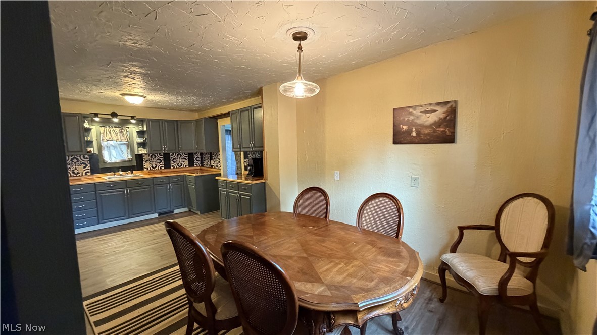 480 N Leavitt Road Leavittsburg OH 44430