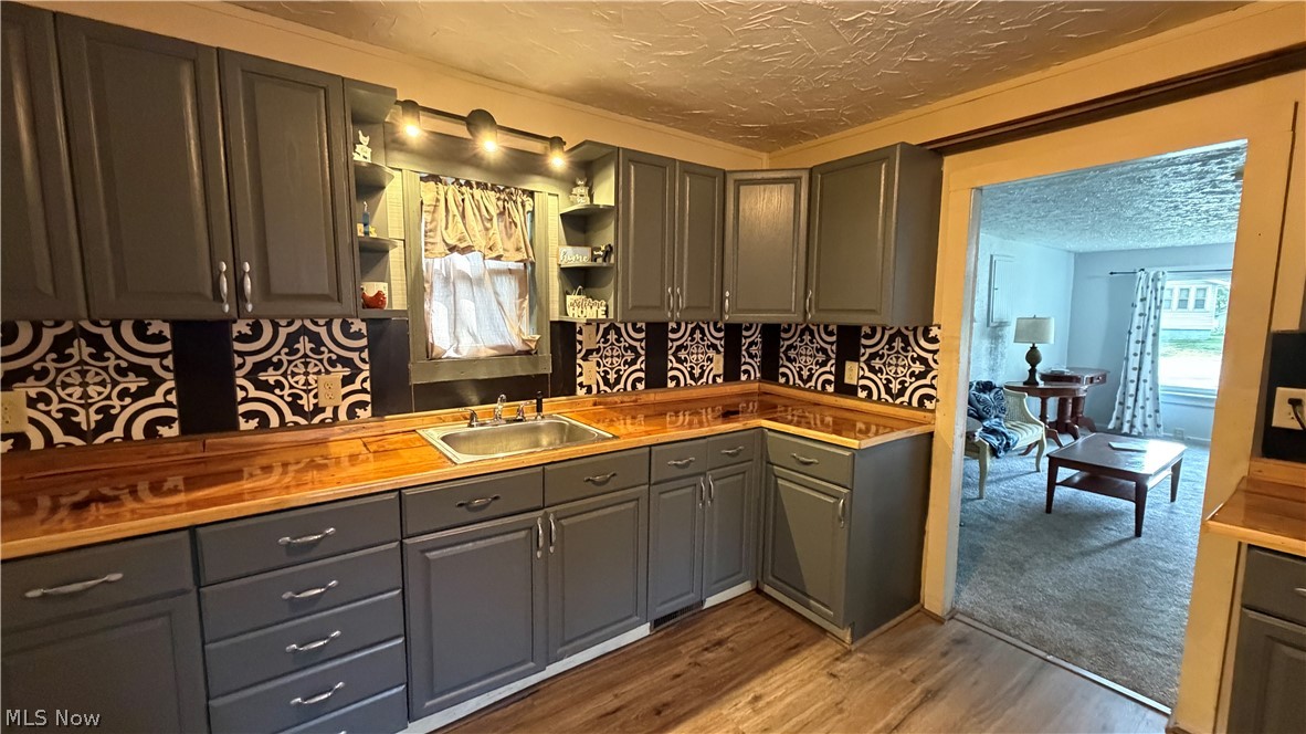 480 N Leavitt Road Leavittsburg OH 44430