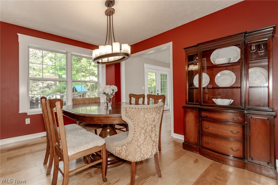 102 Middle Post Point Chardon OH 44024