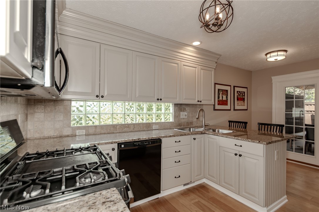 102 Middle Post Point Chardon OH 44024