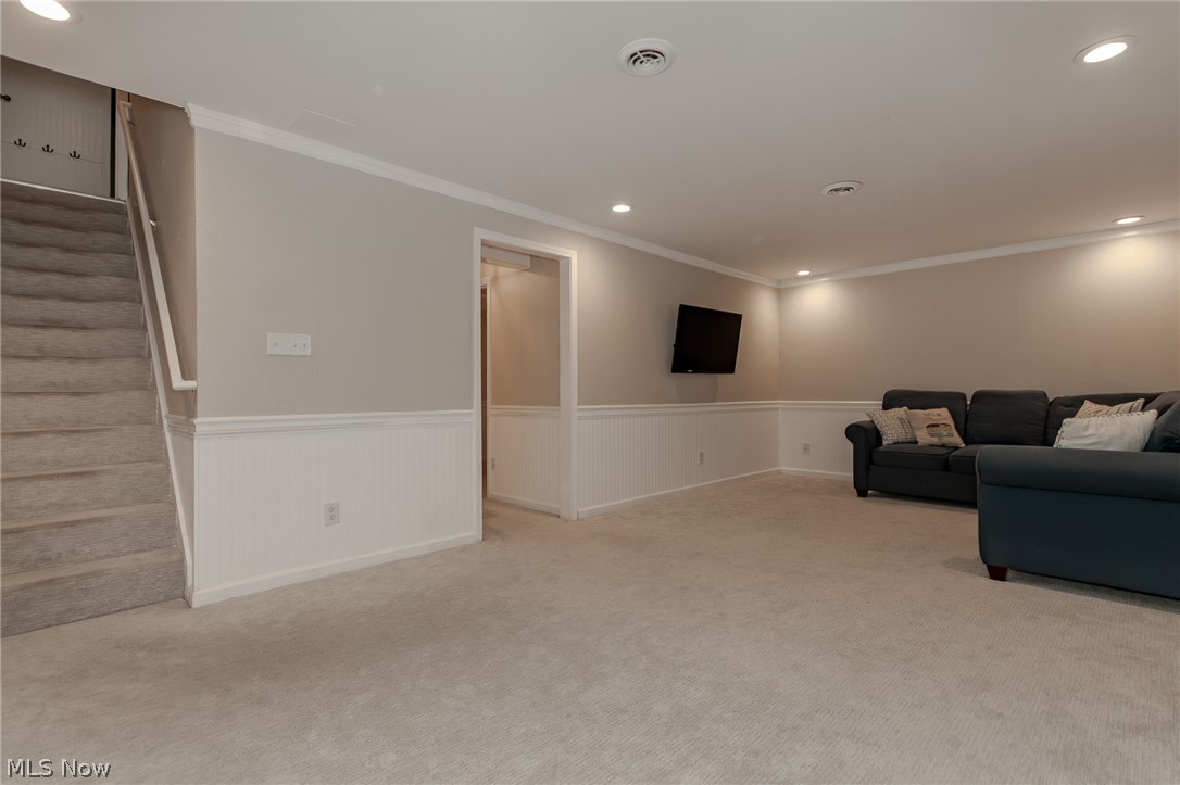 102 Middle Post Point Chardon OH 44024