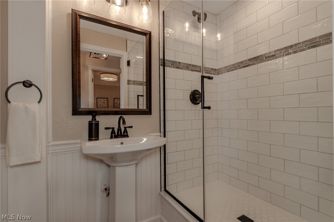 102 Middle Post Point Chardon OH 44024