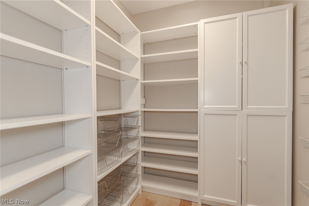 102 Middle Post Point Chardon OH 44024