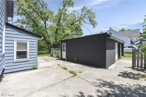 15413 Raymond Street Maple Heights OH 44137