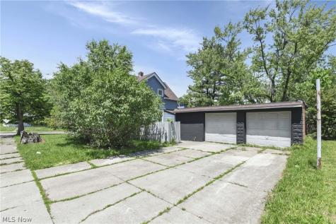 15413 Raymond Street Maple Heights OH 44137